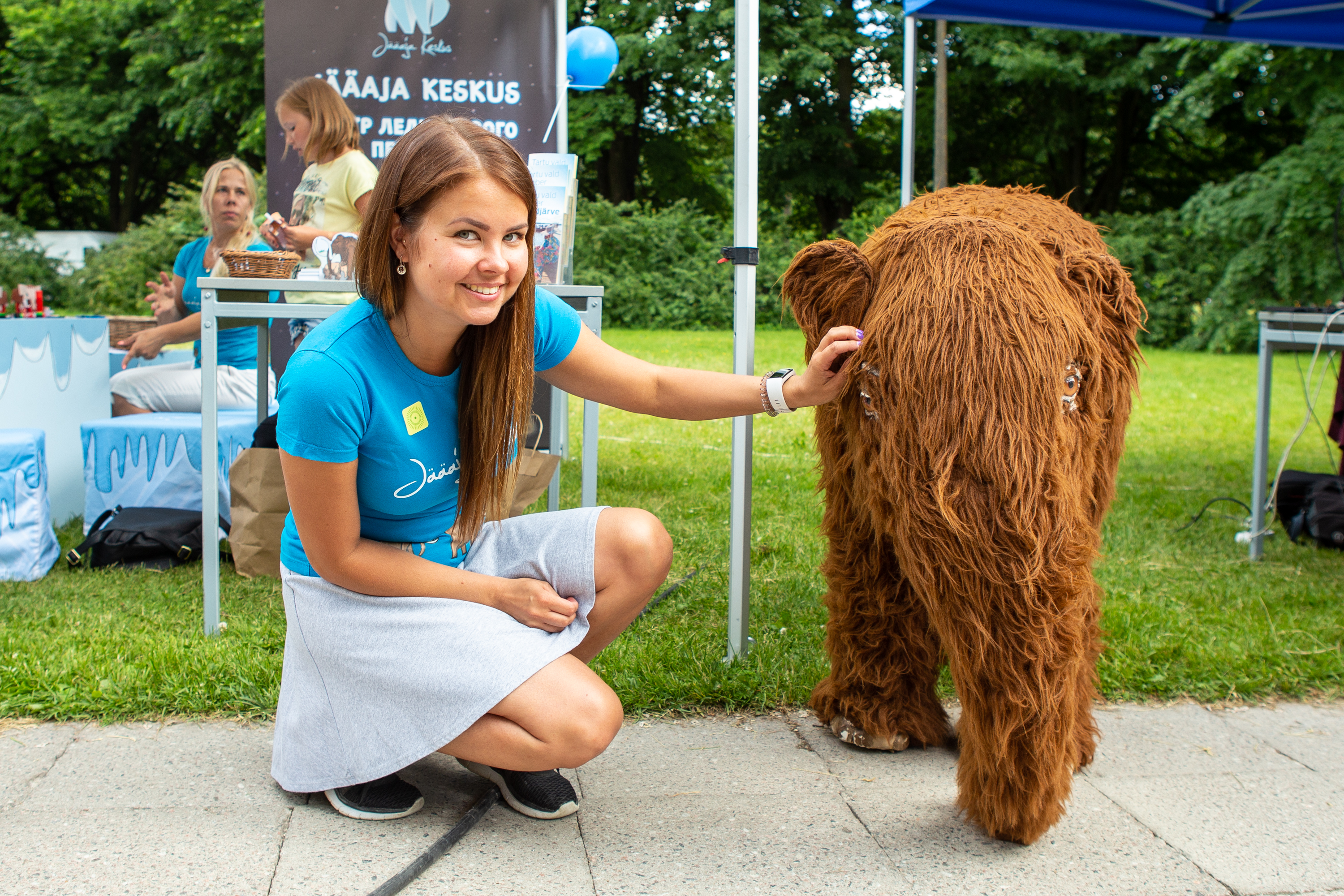 Mammutipoiss Äksel tuleb külla