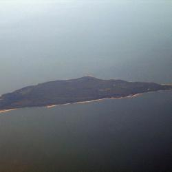 1200px-Naissaar_aerial